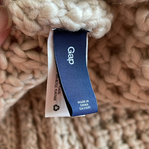 Gap Knit infinity scarf - Picture 3 of 4